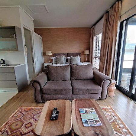 210 Gallery Luxury Studio Apartment Knysna Ngoại thất bức ảnh
